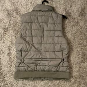 H&M Nike Gray Puffer Vest. Lightweight & Warm. Size 10